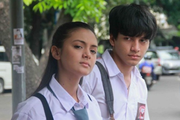 Film Indonesia Terbaik Tentang Kisah Cinta SMA